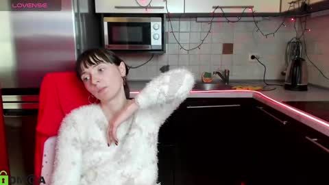 jessicaforris online show from February 24, 2025, 10:48 am