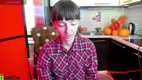 jessicaforris online show from September 25, 2025, 7:01 am