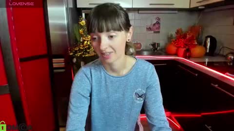 jessicaforris online show from October 9, 2025, 7:06 am