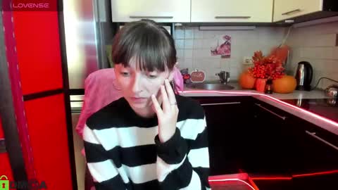 jessicaforris online show from October 11, 2025, 7:07 am