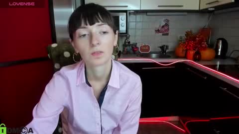 jessicaforris online show from November 5, 2025, 7:52 am