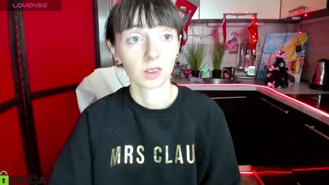 jessicaforris online show from December 14, 2025, 7:58 am