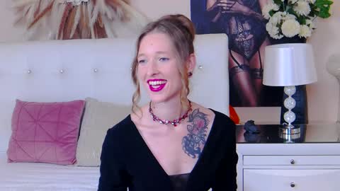 Snapshot of jessicagibson chatting on December 19, 2024, 3:41 pm Jessica online show from December 19, 2024, 3:41 pm