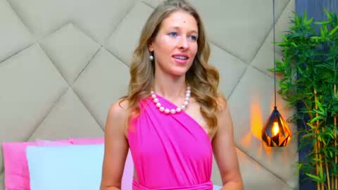 Snapshot of jessicagibson chatting on August 5, 2026, 8:44 pm Jessica online show from August 5, 2026, 8:44 pm