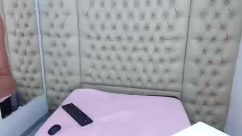 Jessica online show from September 19, 2025, 8:31 pm