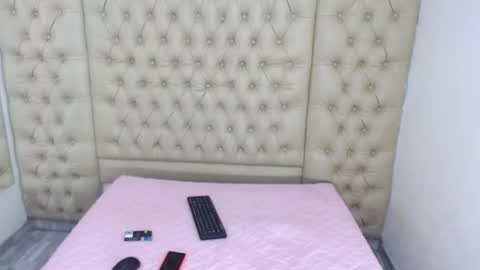 Jessica online show from October 10, 2025, 7:24 pm