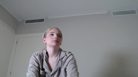 Jessica online show from February 23, 2026, 1:25 am