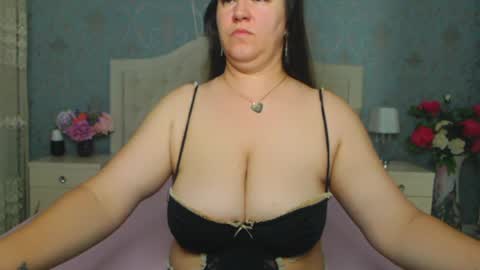 Snapshot of jessicalove20 chatting on May 17, 2026, 3:26 am single mommy online show from May 17, 2026, 3:26 am
