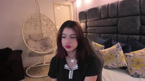Snapshot of jessicamoonn chatting on May 13, 2026, 11:51 am Jessica online show from May 13, 2026, 11:51 am