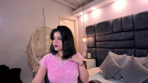 Snapshot of jessicamoonn chatting on May 22, 2026, 12:11 pm Jessica online show from May 22, 2026, 12:11 pm