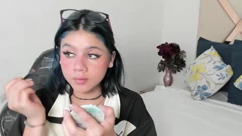 Snapshot of jessicamoonn chatting on May 26, 2026, 10:39 pm Jessica online show from May 26, 2026, 10:39 pm