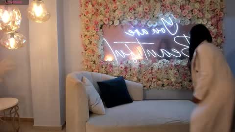 JESS online show from October 19, 2025, 8:37 am