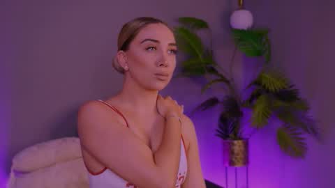 jessiellle online show from November 6, 2025, 9:15 pm