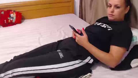 jessiestar3 online show from September 24, 2025, 5:11 am