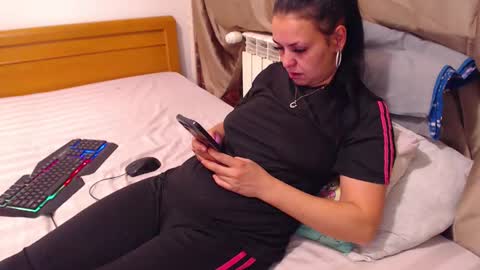 Snapshot of jessiestar3 chatting on May 24, 2026, 11:54 pm jessiestar3 online show from May 24, 2026, 11:54 pm