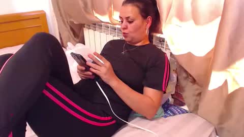 Snapshot of jessiestar3 chatting on May 26, 2026, 10:44 am jessiestar3 online show from May 26, 2026, 10:44 am