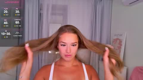 Jessi online show from September 12, 2025, 2:17 pm