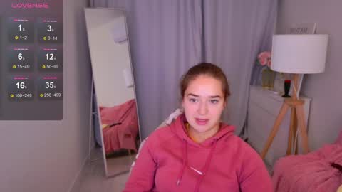 Jessi online show from April 26, 2026, 1:42 pm