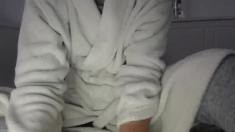 jessieryan online show from October 7, 2025, 4:20 am