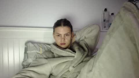 jessieryan online show from November 14, 2025, 5:06 am