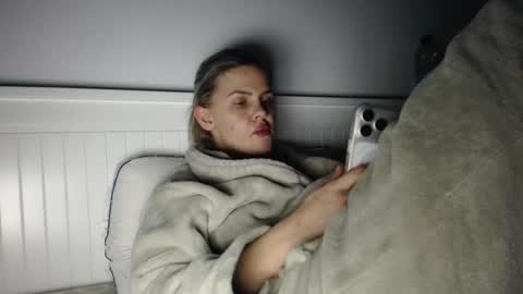 jessieryan online show from December 22, 2025, 7:00 pm