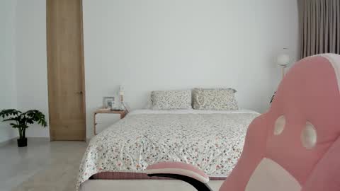 Snapshot of jessikapalmer chatting on February 11, 2025, 2:13 pm online show from February 11, 2025, 2:13 pm