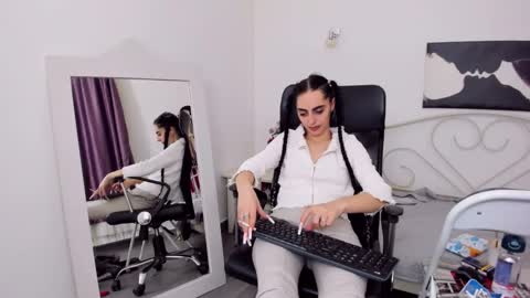 Jessy online show from February 26, 2025, 7:05 pm