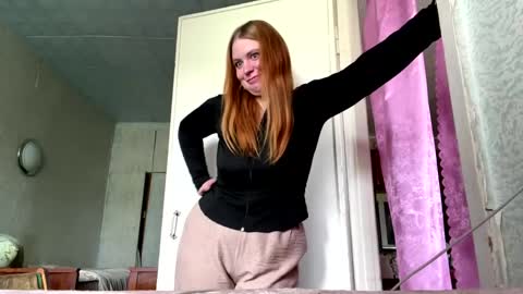 Snapshot of jesusgutzwiller chatting on May 13, 2026, 8:23 am Violetta online show from May 13, 2026, 8:23 am