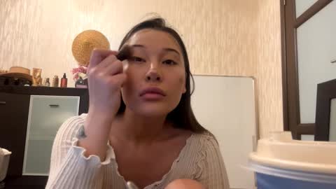 Lynn online show from October 25, 2025, 9:17 am