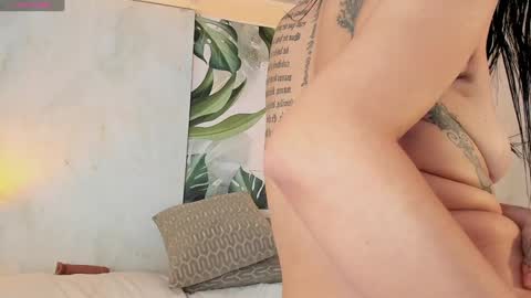 Snapshot of jesysoz_23 chatting on December 22, 2024, 7:00 am Jessica online show from December 22, 2024, 7:00 am