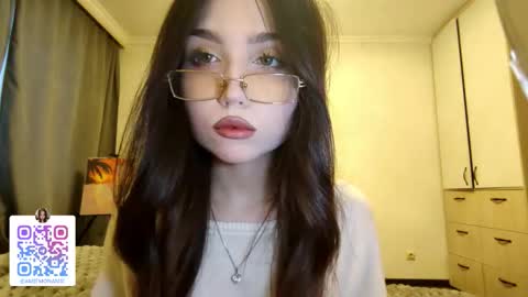 I am Gina ntmu Lets hit 10 Thumbs Up together online show from December 21, 2025, 6:42 am