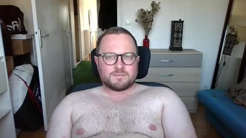 Snapshot of jeuneloup92 chatting on September 30, 2025, 4:34 pm jeuneloup92 online show from September 30, 2025, 4:34 pm