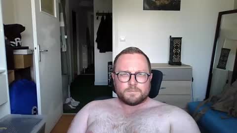 jeuneloup92 online show from June 25, 2026, 3:27 pm