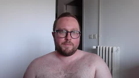 jeuneloup92 online show from July 6, 2026, 4:09 pm