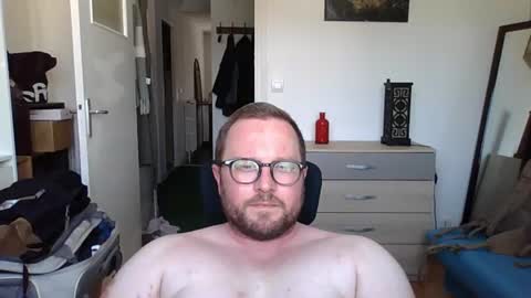jeuneloup92 online show from July 10, 2026, 1:25 pm