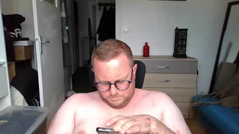 jeuneloup92 online show from July 15, 2026, 3:50 pm