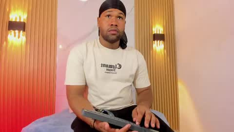 jeus_stanley online show from April 19, 2026, 3:39 am