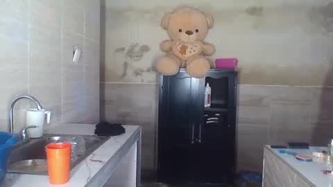 jewel_diamons online show from September 28, 2025, 1:33 am