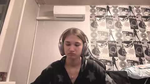 Snapshot of jewelldurham chatting on November 23, 2025, 2:06 pm Helgi online show from November 23, 2025, 2:06 pm