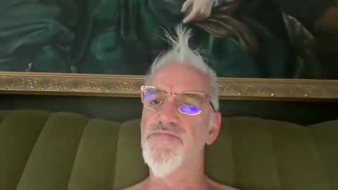 jewlronny online show from December 18, 2025, 10:32 am