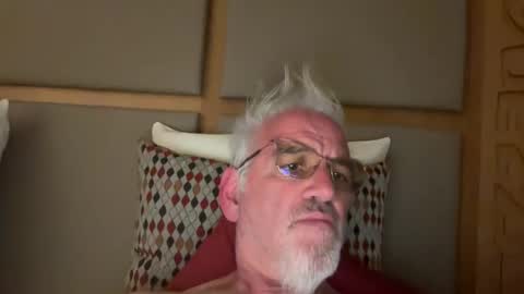 jewlronny online show from February 19, 2026, 9:44 pm