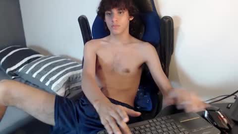 Snapshot of jey_foxx chatting on April 21, 2026, 9:50 pm jey_foxx online show from April 21, 2026, 9:50 pm