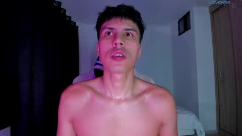 Snapshot of jeyden_camilo chatting on May 11, 2026, 1:33 am Jeyden Camilo online show from May 11, 2026, 1:33 am