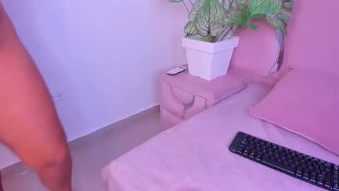 jeymiasm online show from September 10, 2025, 2:17 pm