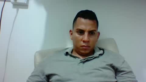 jhan1995 online show from January 6, 2026, 2:26 am