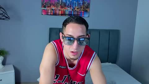 Jhan online show from April 30, 2026, 8:04 pm