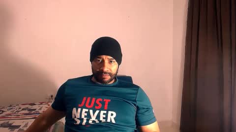 En moreno online show from November 21, 2025, 12:59 pm