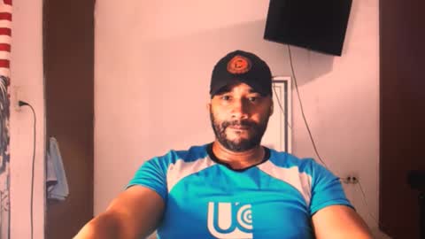 En moreno online show from December 21, 2025, 1:07 pm