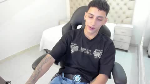 jhoanleandro online show from September 25, 2025, 6:06 am