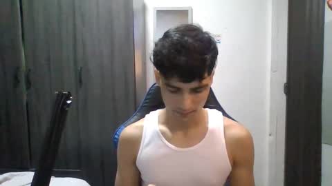 Snapshot of jhon_2000s chatting on December 7, 2024, 10:45 am jhon online show from December 7, 2024, 10:45 am